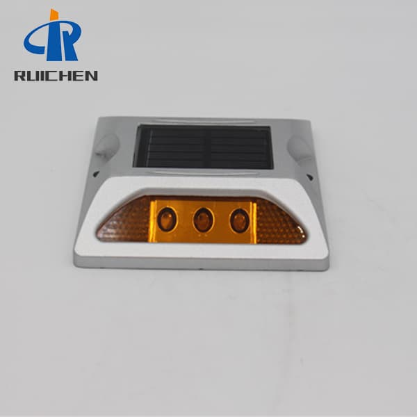 Green Led Solar Road Stud With Stem In China